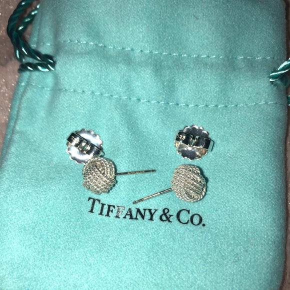 ❌❌SOLD❌❌Tiffany & Co. Tiffany Twist Knot Earrings - Picture 3 of 8
